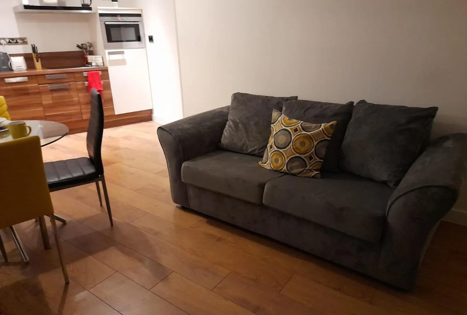 Comfortable Modern 1 Bedroom Apartment In Sheffield -Convenient For Up To 3