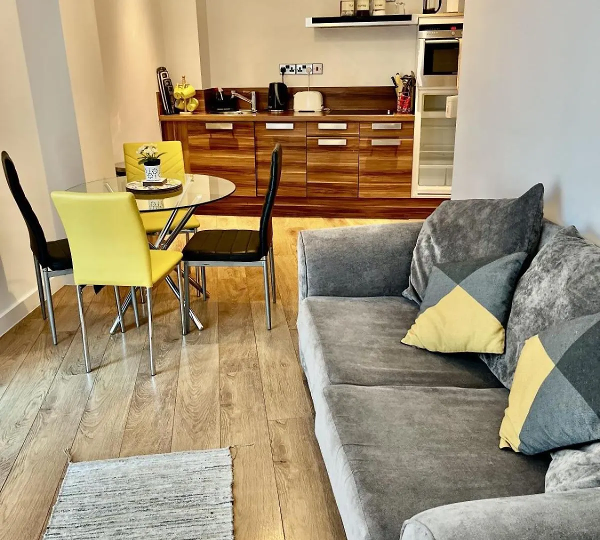 Comfortable Modern 1 Bedroom Apartment In Sheffield -Convenient For Up To 3 0*,