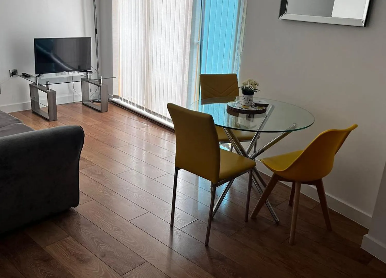 Comfortable Modern 1 Bedroom Apartment In Sheffield -Convenient For Up To 3